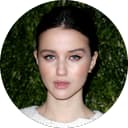 Julia Goldani Telles