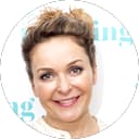 Julia Sawalha